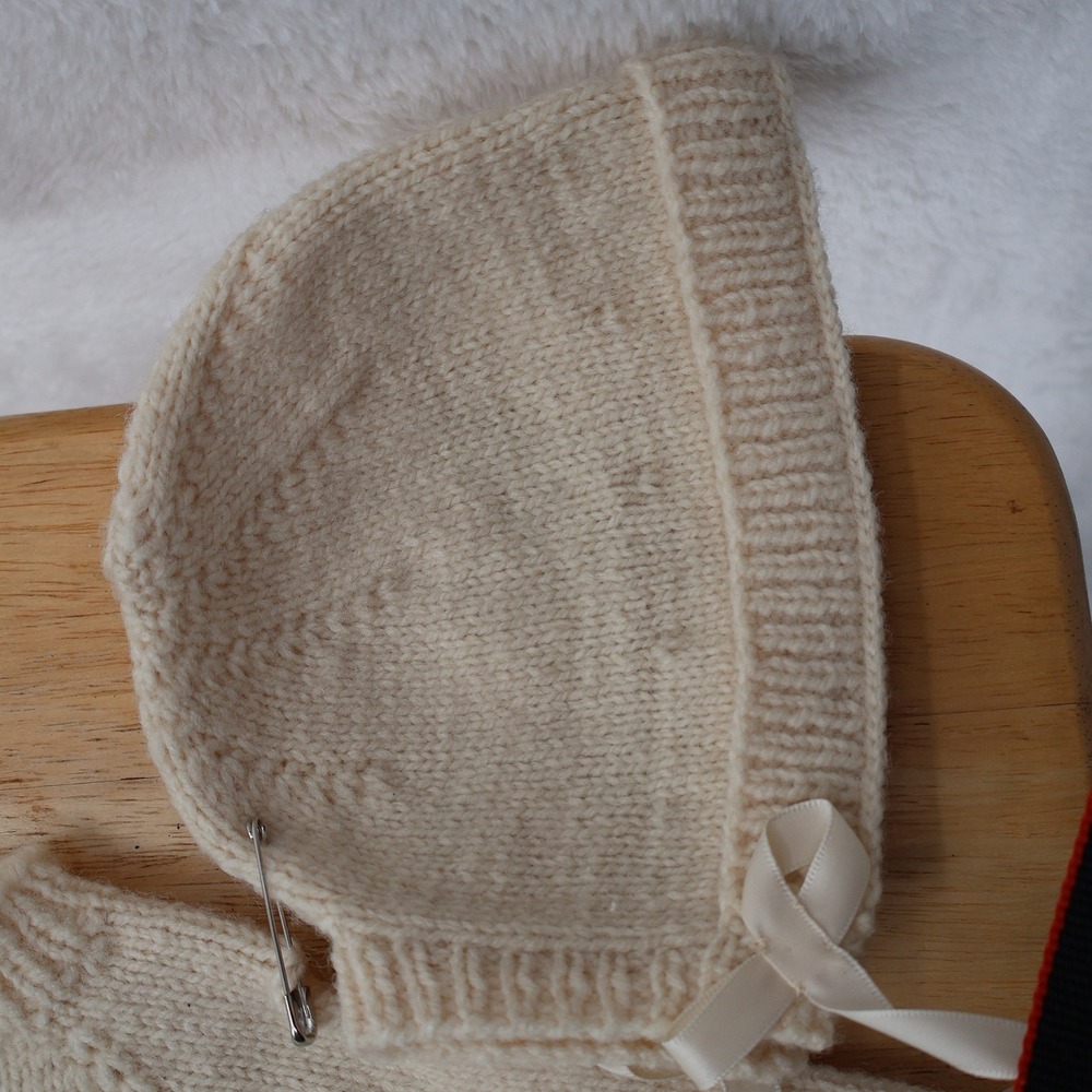 Handmade Knit Cardigan Bonnet Set Baby Unisex Size 0-3M Cream Heirloom Heritage - Picture 4 of 6